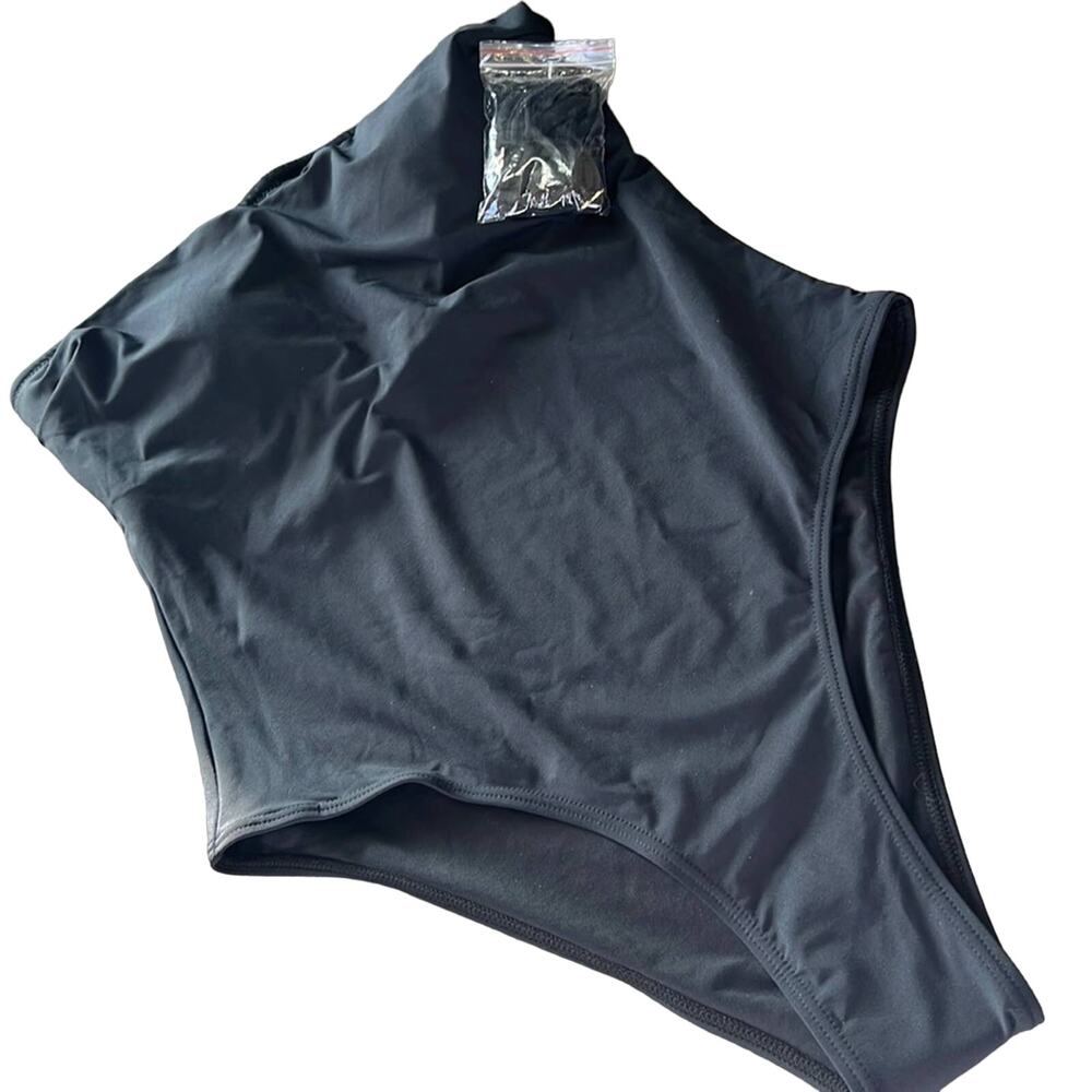 Black‎ one piece swimsuit with removable Shoulder straps